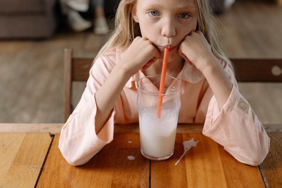 darmspiegelung: Warum sollte man vorher keine Milch trinken?