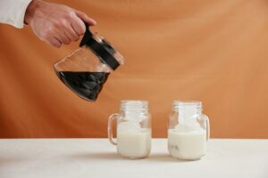 "Warum Milch eine wirksame Strategie zur Linderung von Schärfe ist"