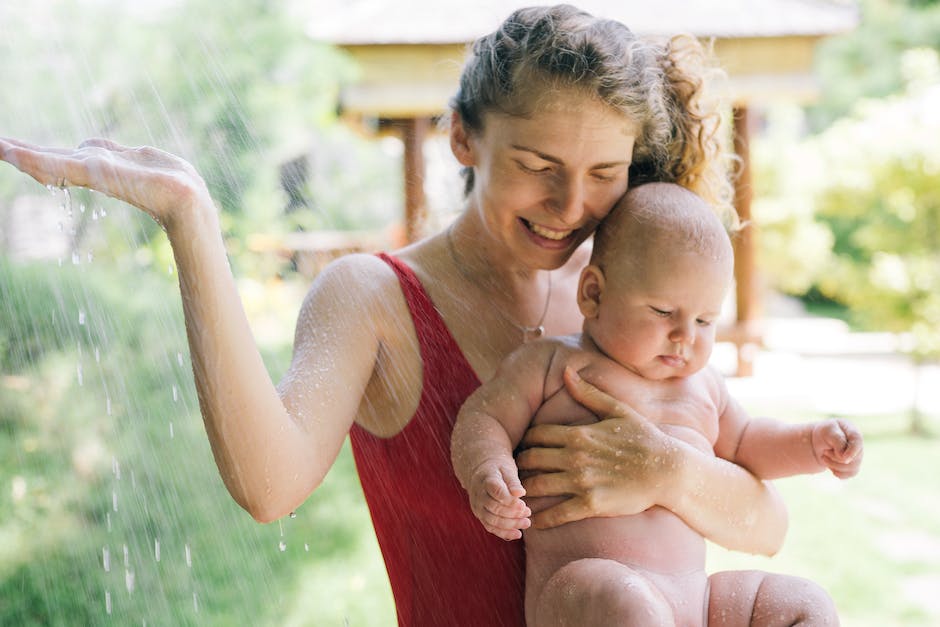 Wie man Babys an Pre-Milch gewöhnt